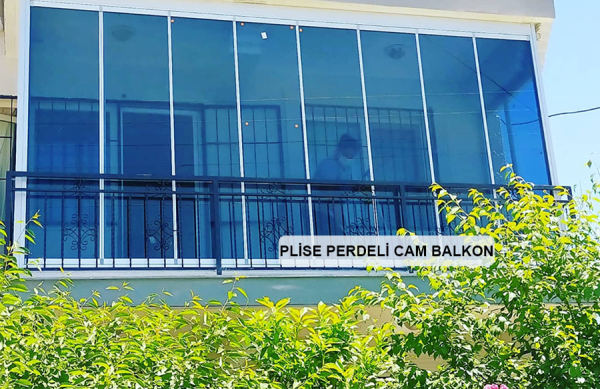 Plise Perdeli Cam Balkon